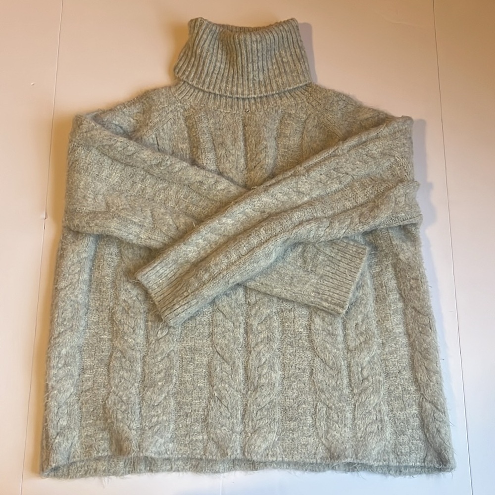 AKIRA light gray women’s turtleneck sweater medium - Picture 2 of 7